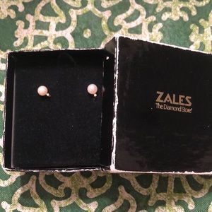Pearl earrings